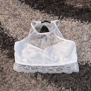 Signature 8 lacy bra size L NWT